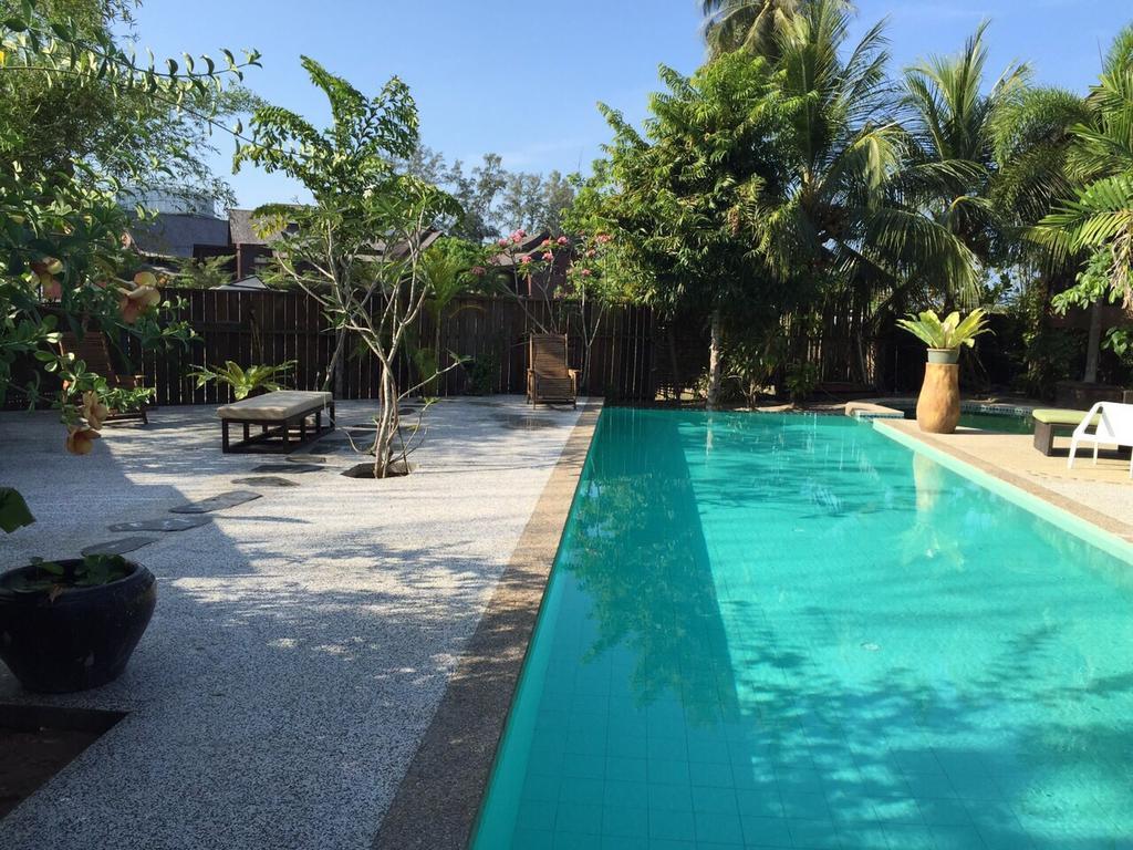 Panji Panji Tropical Wooden Home Pantai Cenang  Exterior photo
