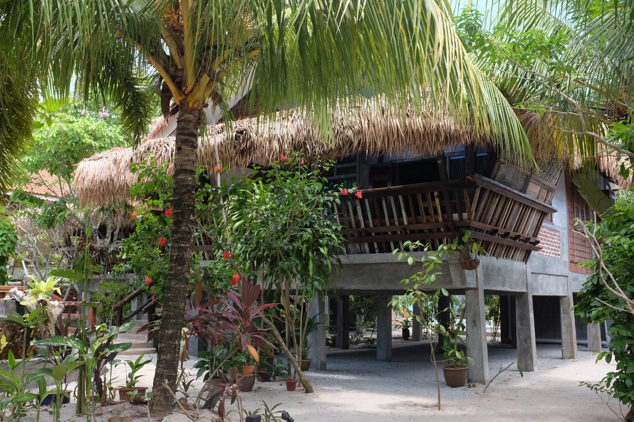 Panji Panji Tropical Wooden Home Pantai Cenang  Exterior photo