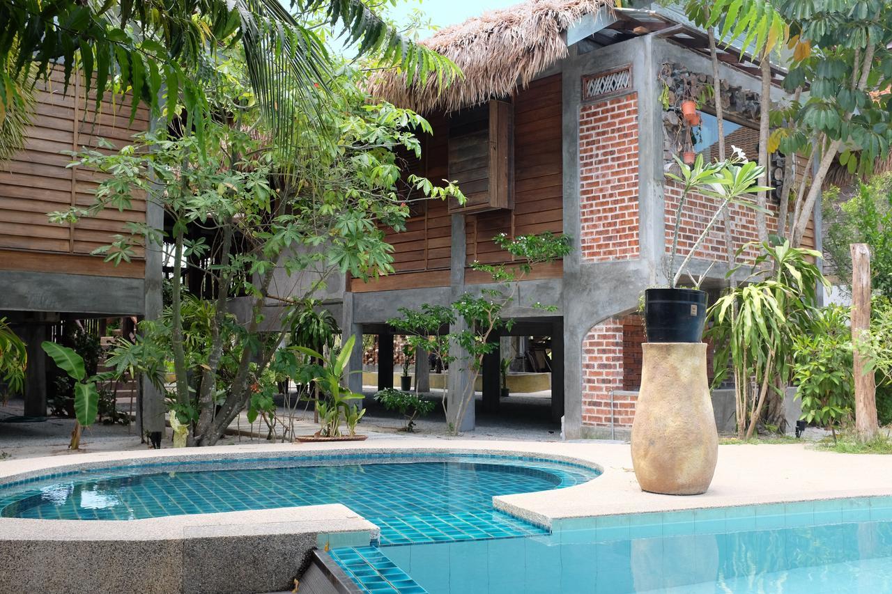 Panji Panji Tropical Wooden Home Pantai Cenang  Exterior photo