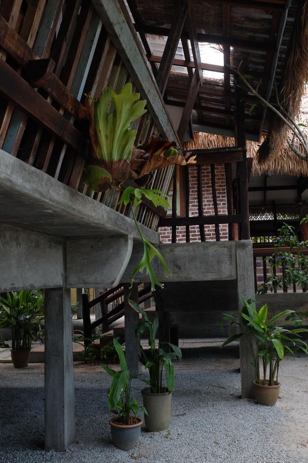 Panji Panji Tropical Wooden Home Pantai Cenang  Exterior photo