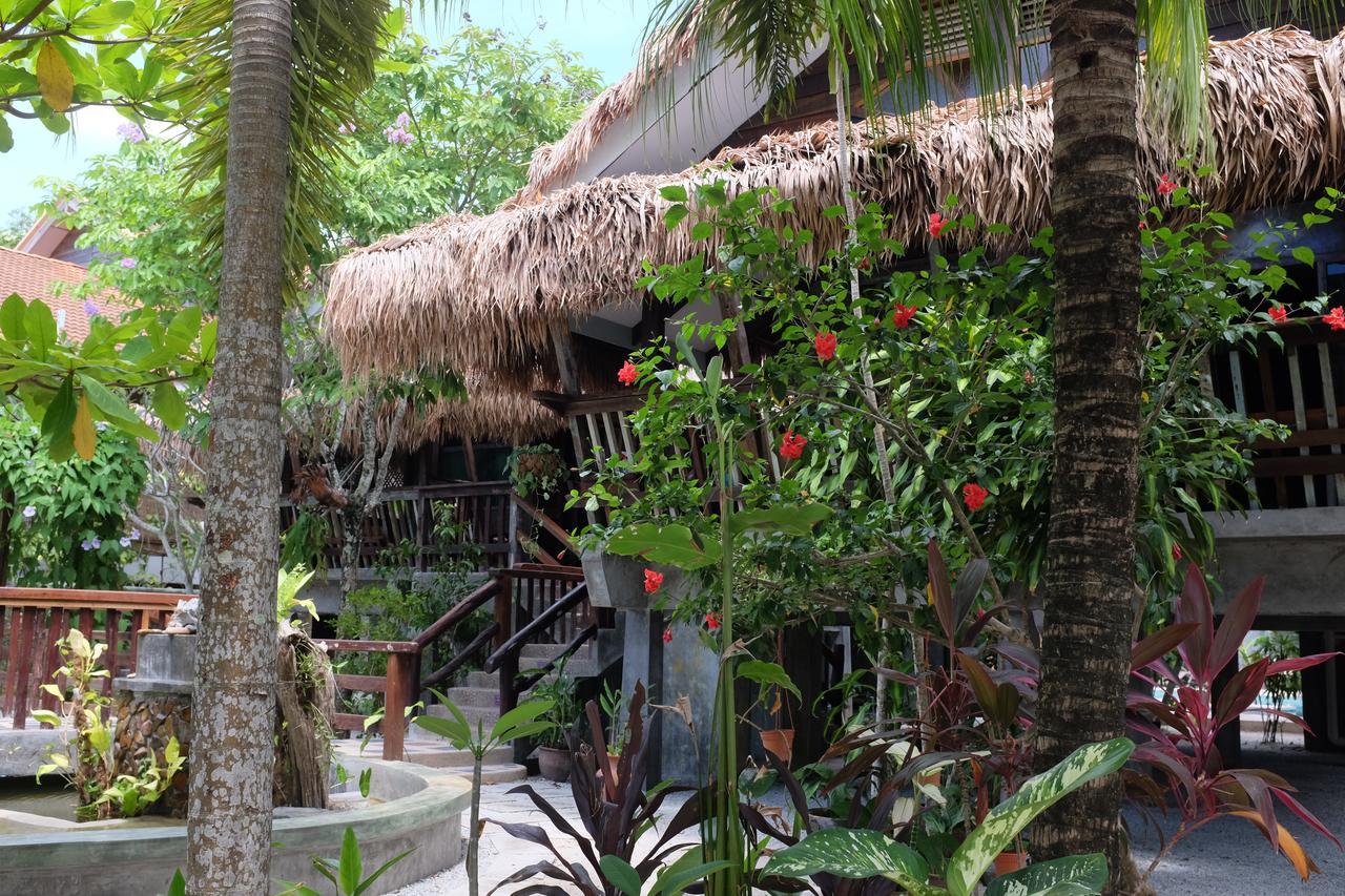 Panji Panji Tropical Wooden Home Pantai Cenang  Exterior photo